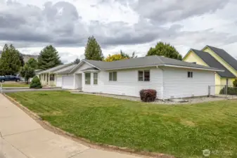 Nice corner lot