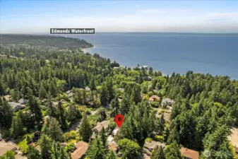 Perfectly situated between Edmonds and Mukilteo, offering easy access to both waterfronts, ferries, and seaside amenities—where sunsets, waterfront dining, and coastal experiences meet everyday convenience.