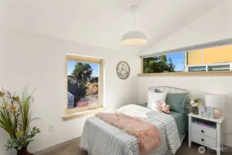 Second bedroom.
