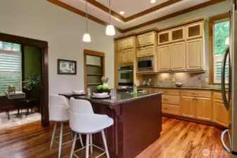 Convenient island adds extra seating & storage