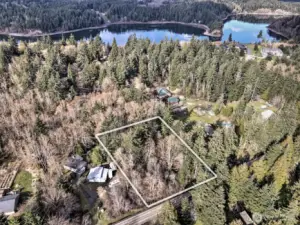 Nice, rectangular lot with Hammersley Inlet very nearby!