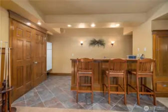 WET BAR