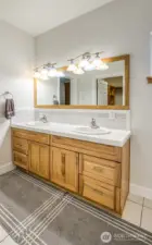 primary with doiuble sinks