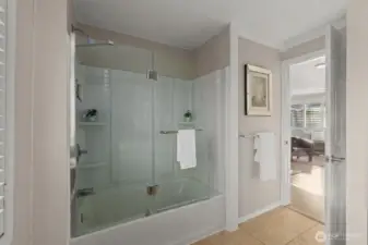 full bath off bonus room