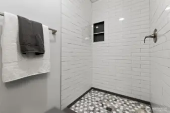 Custom tile walk in shower