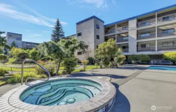 Outdoor hot tub