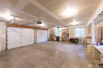 Huge garage hooked up for generator