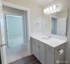 Upper-level full bathroom.