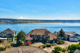 Just listed!!  One of a kind property with fabulous water and mountain views where you can watch Orcas swim by and Bald Eagles soar overhead.