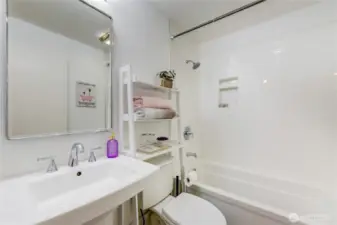 Updated full bath.