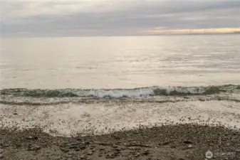 Enjoy Amazing Sunsets and Waves Crashing the Beach