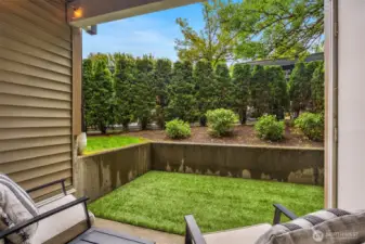 No maint., walk out patio and turf, perfect for those little pets!