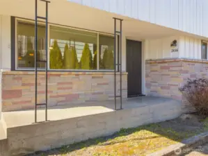 Enjoy this porch in all seasons