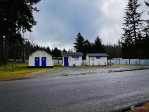 Private community bathrooms at the lakeside park.