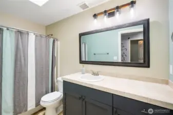 Upstairs guest bath