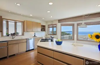 Built in desk and eating bar.