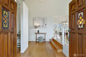 Grand double door entry w/soaring ceilings in the foyer.