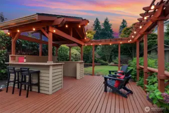 DREAMY back deck with entertaining bar