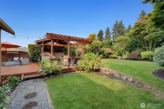 Private and spacious backyard with beautiful trees and shrubs and hydrangeas!