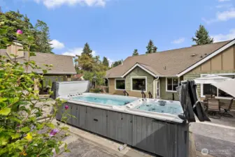 Swim spa w/Hot tub included