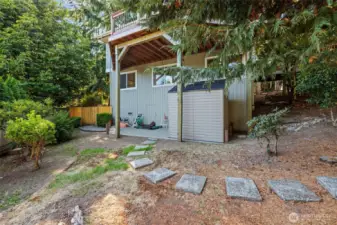 Don't miss the large storage space in the crawlspace! Access is in this area.