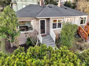 Set on the NW corner of 27th and Howell the home enjoys lots of natural light.