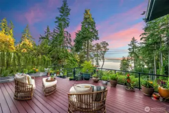 Enjoy an ever-changing show of Puget Sound skies where serenity meets sophistication in a perfect blend of indoor-outdoor luxury.