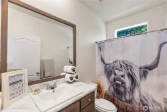 Hallway Full Bathroom