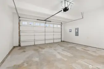 Garage door opener with 2 remotes