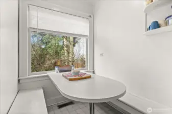 A classic breakfast nook