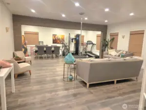 Family room, look at the beautiful wood frame