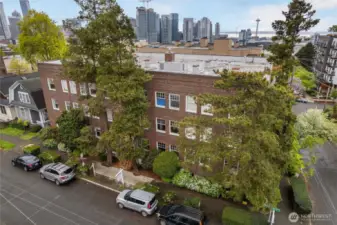 Corner unit on classic Capitol Hill block near everything you love!