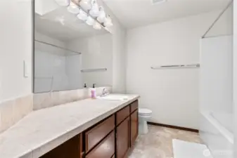 Full hallway bathroom upstairs