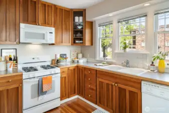 Finished with design in mind, everything you need in your new kitchen awaits you here.