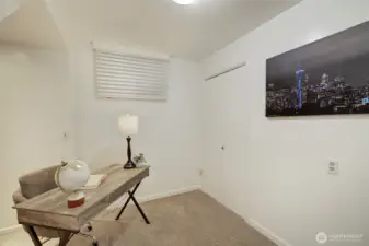 Office space or guest bedroom