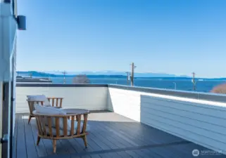 Look at this amazing view! Water, Mountains, Ferries and more!