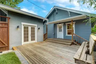 Sweet Shed Deck House