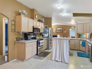 Functional Kitchen – Featuring stainless steel appliances and generous counter space, this kitchen is perfect for meal prep and entertaining, blending style with practicality