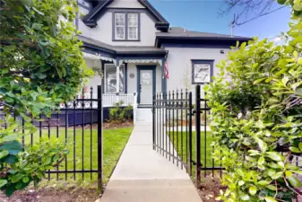 entry onto property to main front door
