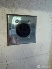 shop wired with a 220