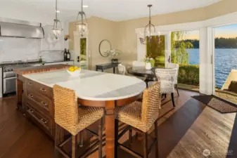 Kitchen island 91'