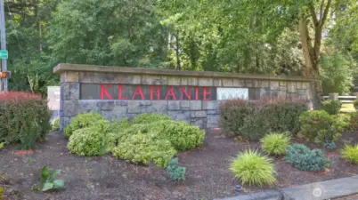 Living in Klahanie means access to a wealth of community amenities: two swimming pools, basketball courts, tennis and pickleball courts, miles of scenic trails, several parks and playgrounds, a community pea patch, and tranquil Yellow Lake with its picturesque floating dock. This is more than a home—it’s a lifestyle.