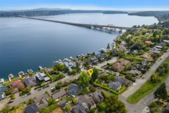 Across the street access to the lake