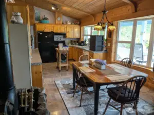 Dining & Kitchen Area