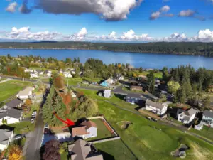 Take your tour today! 1278 Dunlap Drive is located on a quiet dead-end street. On the golf course, enhanced with fabulous fully fenced backyard. Can't wait for yout stop by soon!!!