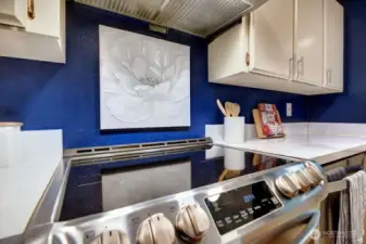 Utility room with full size washer/dryer