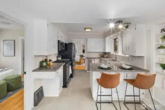 Kitchen bar, worlds best Bosch dishwasher (in sellers opinion).