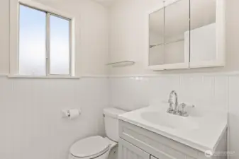 Full bathroom on the second floor.