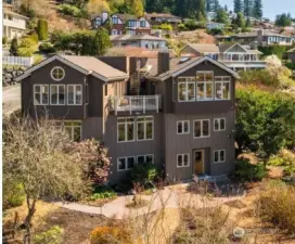 Stately home overlooking Edmonds Bowl