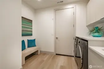 Utility room (Door leads to Garage)